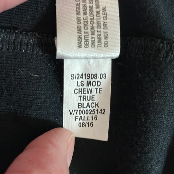 Gap long sleeve super soft v neck size M - Picture 4 of 5